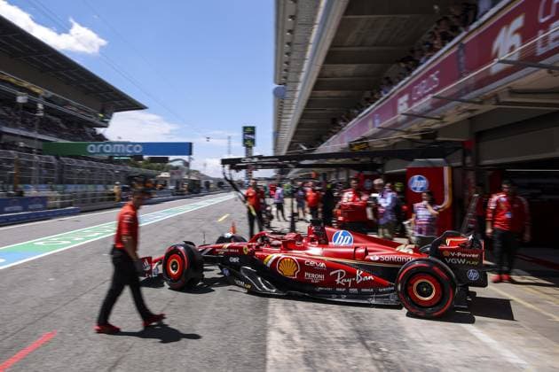 16 LECLERC Charles (mco), Scuderia Ferrari SF-24, action during the Formula 1 Aramco Gran Premio de Espana 2024, 10th round of the 2024 Formula One World Championship, WM, Weltmeisterschaft from June 21 to 23, 2024 on the Circuit de Barcelona-Catalunya, in Montmeló, Spain - F1 - SPANISH GRAND PRIX 2024 DPPI Panoramic  240622_R10_SPAGNA_DP_EA027482