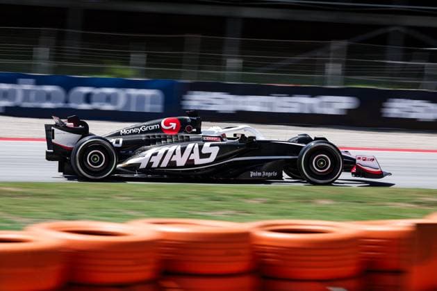 20 MAGNUSSEN Kevin (den), Haas F1 Team VF-24 Ferrari, action during the Formula 1 Aramco Gran Premio de Espana 2024, 10th round of the 2024 Formula One World Championship, WM, Weltmeisterschaft from June 21 to 23, 2024 on the Circuit de Barcelona-Catalunya, in Montmeló, Spain - F1 - SPANISH GRAND PRIX 2024 DPPI Panoramic  240622_R10_SPAGNA_DP_FG000940