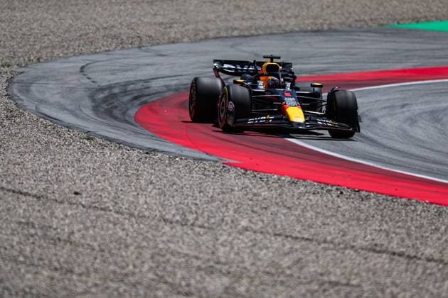 01 VERSTAPPEN Max (nld), Red Bull Racing RB20, action during the Formula 1 Aramco Gran Premio de Espana 2024, 10th round of the 2024 Formula One World Championship, WM, Weltmeisterschaft from June 21 to 23, 2024 on the Circuit de Barcelona-Catalunya, in Montmeló, Spain - F1 - SPANISH GRAND PRIX 2024 DPPI Panoramic  240622_R10_SPAGNA_DP_FGOO1228