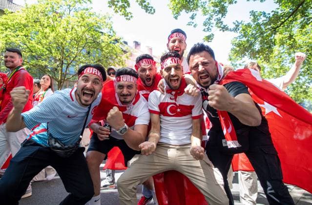 Football, Men, Season 2023 24, Euro 2024 Group F 2 Matchday in Dortmund, Turkey Portugal, Turkish fans march, 22 06 2024, Copyright: xSebastianxRäppold MatthiasxKochx