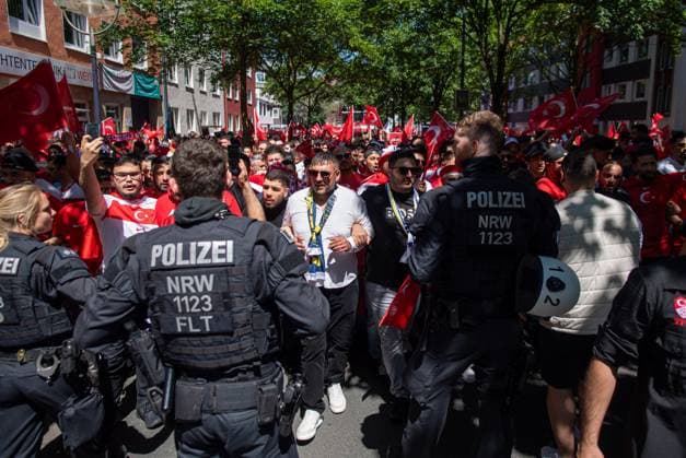 Football, Men, Season 2023 24, Euro 2024 Group F 2 Matchday in Dortmund, Turkey Portugal, Turkish fans march, 22 06 2024, Copyright: xSebastianxRäppold MatthiasxKochx