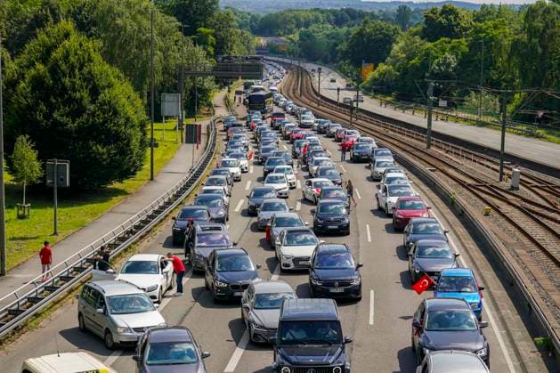 Turkey v Portugal, Dortmund Traffic queues on the way to the stadium during the Turkey vs Portugal UEFA Group F match at the BVB Stadion, Dortmund, Germany on 22 June 2024 Editorial use only. All images are copyright Every Second Media Limited. No images may be reproduced without prior permission. Copyright: xIMAGO EveryxSecondxMediax ESM-1038-0001