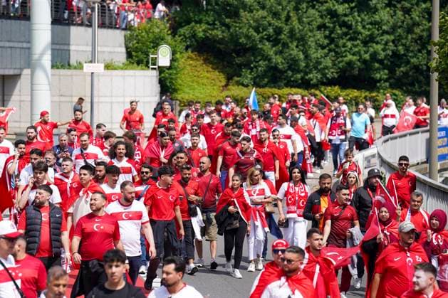 Turkey v Portugal, Dortmund Turkey Fans walking from the train station to the ground during the Turkey vs Portugal UEFA Group F match at the BVB Stadion, Dortmund, Germany on 22 June 2024 Editorial use only. All images are copyright Every Second Media Limited. No images may be reproduced without prior permission. Copyright: xIMAGO EveryxSecondxMediax ESM-1038-0004