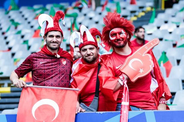 UEFA EURO 2024 Turkey Portugal 22 06 2024 Turkish fans pose for the camera UEFA EURO 2024 Turkey Portugal BVB Stadion Dortmund, Dortmund on 22 06 2024 Copyright: xBEAUTIFULxSPORTS Wunderlx