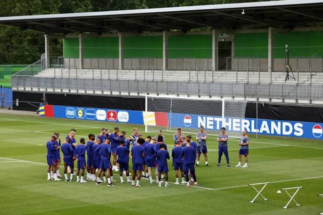WOLFSBURG - The selection during a training session of the Dutch national team, Nationalteam in the AOK Stadium on June 22, 2024 in Wolfsburg, Germany. The Dutch national team is preparing for the group match at the European Football Championship in Germany against Austria. ANP KOEN VAN WEEL UEFA EURO, EM, Europameisterschaft,Fussball 2024 Germany 2024 xVIxANPxSportx xxANPxIVx 501766960 originalFilename: 501766960.jpg