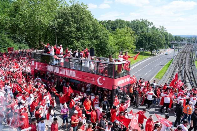 Dortmund, Germany, June 22th 2024: A huge crowd of fans of Turkiye doing a fan march to the stadium prior to the UEFA EURO, EM, Europameisterschaft,Fussball 2024 Germany Group F football match between Turkiye and Portugal at BVB Stadion Dortmund in Dortmund, Germany. (Daniela Porcelli SPP)  Copyright: xDanielaxPorcellix xSPPx spp-en-DaPoSp-20240622-DSC01282