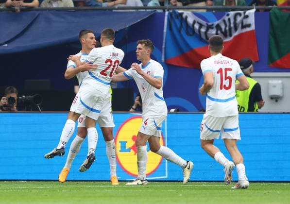 Patrik Schick of Czech Republic celebrates scoring to make it 1-1 Georgia v Czechia, UEFA European Championship, EM, Europameisterschaft 2024, Group F, Football, Volksparkstadion, Hamburg, Germany, 22 Jun 2024 EDITORIAL USE ONLY No use with unauthorised audio, video, data, fixture lists, club league logos or live services. Online in-match use limited to 120 images, no video emulation. No use in betting, games or single club league player publications.  Copyright: xKieranxMcManus Shutterstockx 14548025cc