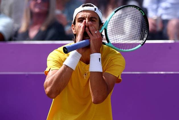 22nd June 2024; Cinch Championships, Queens Club, West Kensington, London, England: Cinch Championships Queens Club, Day 6; Lorenzo Musetti (ITA) calls out to his team during the mens semifinal match against Jordan Thompson (AUS)  ActionPlus12658531 ShaunxBrooks