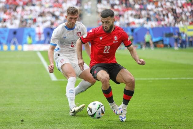 Hamburg, Germany, 22 06 2024 Volksparkstadion European Football Championship 2024, Group F, Georgia Czech Republic Robin Hranac 4, Czech Republic in duel with Georges Mikautadze 22, Georgia Copyright: xdtsxNachrichtenagenturx dts_41360