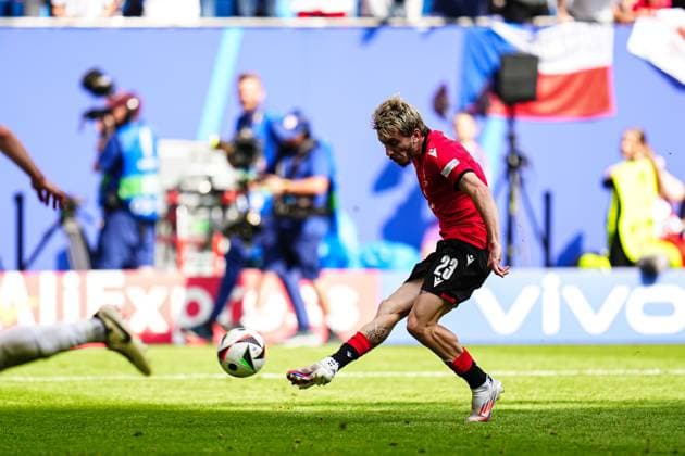 Goal kick Goal chance Saba Lobjanidze Georgia, 23 GER, Georgia vs Czech Republic, European Football Championship, UEFA Euro 2024, Matchday 2, 22 06 2024 GER, Georgia vs Czech Republic, European Football Championship, UEFA Euro 2024, Matchday 2, 22 06 2024 Hamburg Copyright: xEibner-Pressefoto MarcelxvonxFehrnx EP_MFN