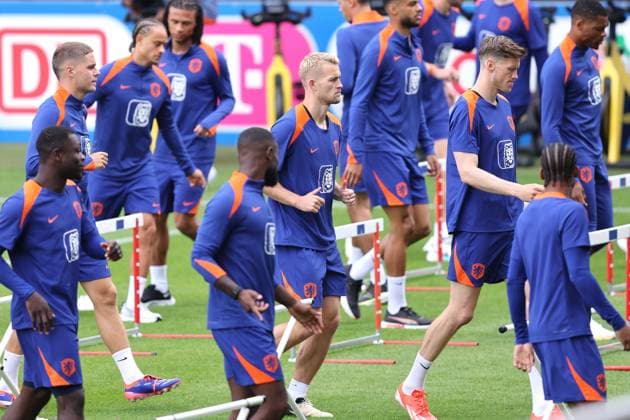 2024-06-22 Training Session Netherlands WOLFSBURG, GERMANY - JUNE 22: Matthijs De Ligt of the Netherlands during a training session prior to the Group D - UEFA EURO, EM, Europameisterschaft,Fussball 2024 match between Netherlands and Austria at AOK Stadium on June 22, 2024 in Wolfsburg, Germany. (Photo by Peter Lous BSR Agency) Wolfsburg Germany Content not available for redistribution in The Netherlands directly or indirectly through any third parties. Copyright: xBSRxAgencyx