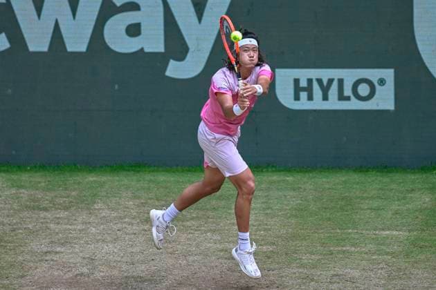 Zhizhen Zhang CHN 22 06 2024 Tennis Terra Wortmann Open, ATP World Tour 500, , OWL ARENA, Halle Westfalen , NRW Germany Copyright: xpepphotox xPeterxEppingerx pep00321, pep_20240622_hm