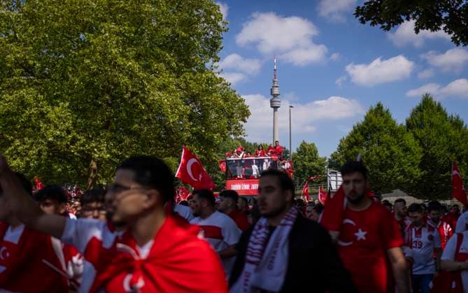 Dortmund, Germany 22nd Jun 2024 Fan march Turkish fans on their way to the stadium Turkey Portugal Turkey Portugal 22 06 2024