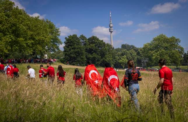 Dortmund, Germany 22nd Jun 2024 Fan march Turkish fans on their way to the stadium Turkey Portugal Turkey Portugal 22 06 2024