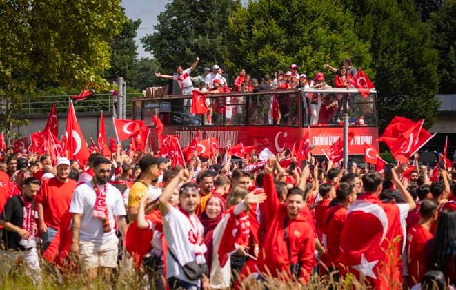 Dortmund, Germany 22nd Jun 2024 Fan march Turkish fans on their way to the stadium Turkey Portugal Turkey Portugal 22 06 2024