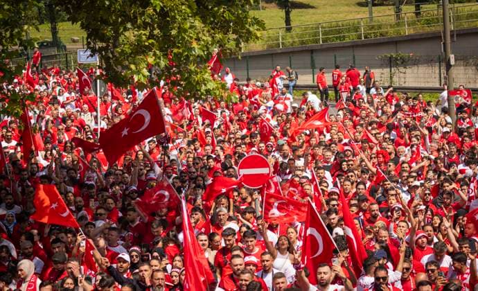 Dortmund, Germany 22nd Jun 2024 Fan march Turkish fans on their way to the stadium Turkey Portugal Turkey Portugal 22 06 2024