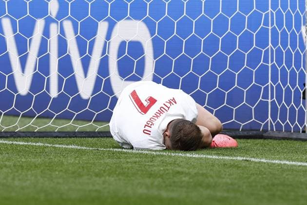 DORTMUND, Signal Iduna Park, 22-06-2024 , European Football Championship Euro2024, Group stage match no.23 between Turkiye and Portugal. Turkiye player Muhammed Akturkoglu injured Turkiye - Portugal (Euro2024)  x25565066x Copyright: