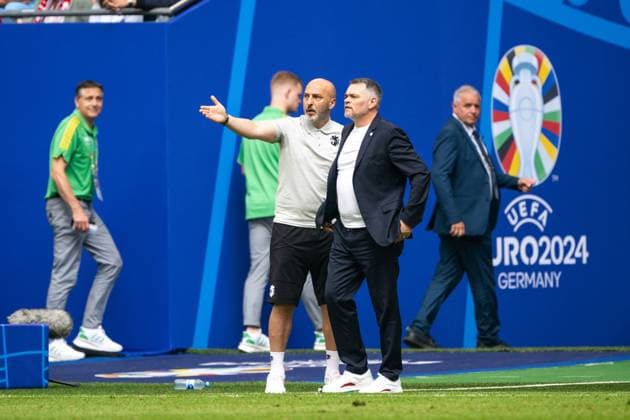 Georgia v Czechia, UEFA EURO, EM, Europameisterschaft,Fussball 2024, Hamburg, Germany Hamburg, Germany. 22nd, June 2024. Head coach Willy Sagnol of Georgia seen with assistant Zurab Khizanishvili during the UEFA Euro 2024 match in Group B between Georgia and Czechia at Volksparkstadion in Hamburg. Hamburg Germany  Copyright: xGonzalesxPhoto FrederikkexJensenx