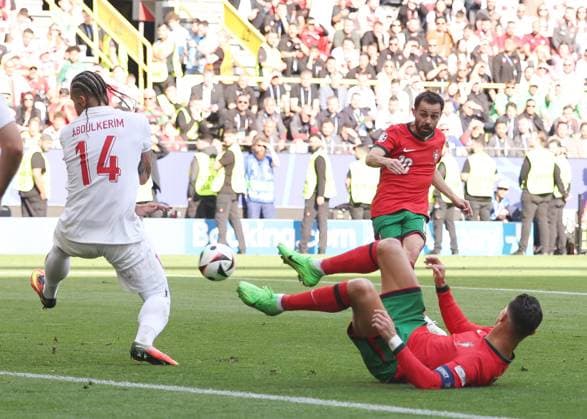 Dortmund, Germany, 22nd June 2024. Bernardo Silva of Portugal scores the first goal during the UEFA European Championships match at BVB Stadion, Dortmund. Picture credit should read: David Klein Sportimage EDITORIAL USE ONLY. No use with unauthorised audio, video, data, fixture lists, club league logos or live services. Online in-match use limited to 120 images, no video emulation. No use in betting, games or single club league player publications. SPI-3202-0029