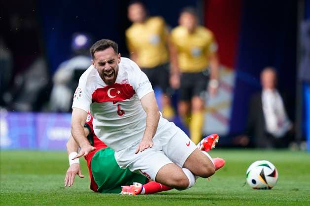 GER: Turkiye v Portugal. UEFA EURO, EM, Europameisterschaft,Fussball 2024 Kleper Laveran Lima Ferreira Pepe of Portugal and Orkun Kokcu of Turkiye during the UEFA Euro 2024 match between Turkiye and Portugal, Group F, date 2, played at Signal Iduna Park stadium on June 22, 2024 in Dortmund, Germany. kpng Copyright: xSergioxRuizx xPRESSINPHOTOx PS_240622_TUR_POR_032