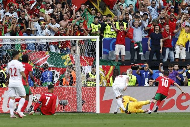 DORTMUND, Signal Iduna Park, 22-06-2024 , European Football Championship Euro2024, Group stage match no.23 between Turkiye and Portugal. Portugal player Bernardo Silva scores 0-1 Turkiye - Portugal (Euro2024)  x25565403x Copyright:
