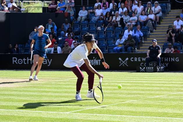 Elise Mertens of Belgium and Su-Wei Hsieh of Taiwan in doubles semi final action against Asia Muhammad of the USA and Aldila Sutjiadi of Indonesia Rothesay Classic Birmingham, Day 6, Tennis, Edgbaston Priory Club, Birmingham, UK - 22 June 2024  Copyright: xAnnaxGowthorpe Shutterstockx 14543330bu