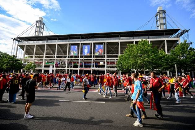 Belgium v Romania Group E - UEFA EURO, EM, Europameisterschaft,Fussball 2024 COLOGNE, GERMANY - JUNE 22 : Supporters and fans ahead of the UEFA EURO 2024 European Football Championship tournament group E stage match between Belgium and Romania at Cologne Stadium on June 22, 2024 in Cologne, Germany, 22 06 2024 Cologne Germany  Copyright: xPeterxDexVoechtx