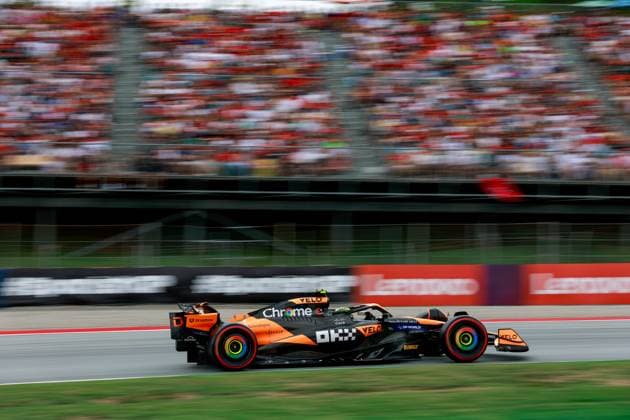 04 NORRIS Lando (gbr), McLaren F1 Team MCL38, action during the Formula 1 Aramco Gran Premio de Espana 2024, 10th round of the 2024 Formula One World Championship, WM, Weltmeisterschaft from June 21 to 23, 2024 on the Circuit de Barcelona-Catalunya, in Montmeló, Spain - F1 - SPANISH GRAND PRIX 2024 DPPI Panoramic  240622_R10_SPAGNA_DP_F12024GP10ESP_JK416354