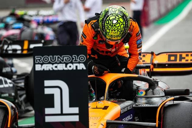 NORRIS Lando (gbr), McLaren F1 Team MCL38, portrait during the Formula 1 Aramco Gran Premio de Espana 2024, 10th round of the 2024 Formula One World Championship, WM, Weltmeisterschaft from June 21 to 23, 2024 on the Circuit de Barcelona-Catalunya, in Montmeló, Spain - F1 - SPANISH GRAND PRIX 2024 DPPI Panoramic  240622_R10_SPAGNA_DP_FG001687