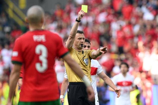 Dortmund - Referee Felix Zwayer during the UEFA EURO, EM, Europameisterschaft,Fussball 2024 group F match between Turkey and Portugal at the BVB Stadium Dortmund on June 22, 2024 in Dortmund, Germany. ANP Hollandse Hoogte UEFA EURO 2024 2024 xVIxANPxSportx xGerritxvanxKeulenxIVx 501780688 originalFilename: 501780688.jpg