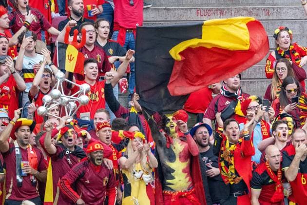 GER, EURO 2024, Group E, Belgium BEL vs Romania ROU 22 06 2024, Cologne Stadium, Cologne, GER, EURO 2024, Group E, Belgium BEL vs Romania ROU In the picture The Belgian fans, Belgian Red Devils, fill, enter the Cologne Stadium Gestures, facial expressions, emotions Fan culture nordphotoxGmbHxx xDenkinger nph00015
