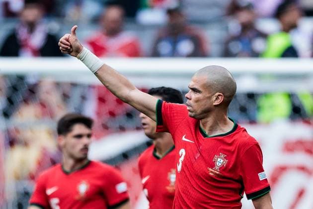 UEFA EURO 2024 Turkey Portugal 22 06 2024 Cheers for 0 3 by Bruno Miguel Borges Fernandes Portugal, 8 Kepler Laveran de Lima Ferreira Pepe Portugal, 3 UEFA EURO 2024 Turkey Portugal BVB Stadion Dortmund, Dortmund on 22 06 2024 Copyright: xBEAUTIFULxSPORTS Wunderlx