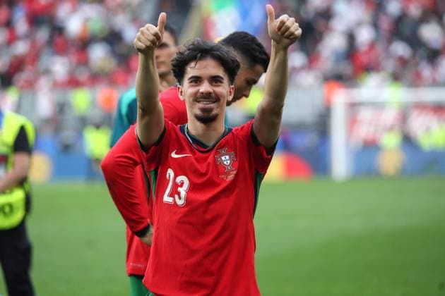 Germany - UEFA EURO, EM, Europameisterschaft,Fussball 2024 - Turkey vs Portugal - 15 06 2024 GERMANY, DORTMUND, JUNE 22. Vitinha of Portugal celebrates victory at the end of the UEFA EURO 2024 group F stage match between Turkey and Portugal, on June 22, 2024 at BVB Stadion in Dortmund, Germany. Photo by Manuel Blondeau AOP.Press Dortmund BVB Stadion Germany Copyright: x ManuelxBlondeau AOP.Pressx AOP20240622 0014