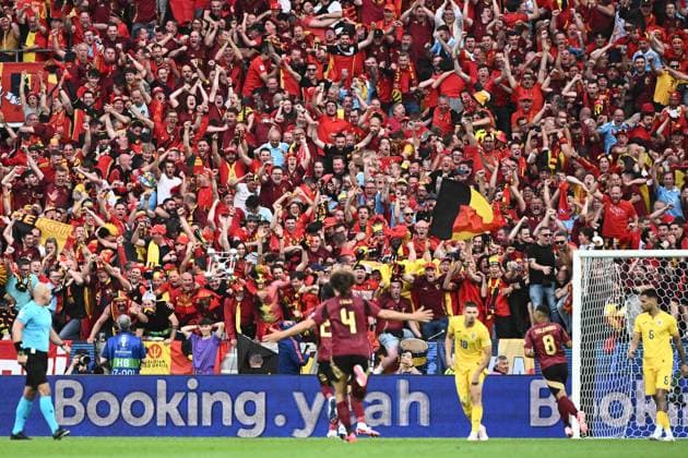 240622 EURO2024 BELGIUM VS ROMANIA Belgian fans and supporters celebrate after Belgium scored the 1-0 goal during a soccer game between the national teams of Belgium, called the Red Devils and Romania on the second matchday in Group E in the group stage of the UEFA EURO, EM, Europameisterschaft,Fussball 2024 tournament , on Saturday 22 June 2024 in Cologne , Germany . PHOTO Isosport Maarten Straetemans Cologne GERMANY  Copyright: xx 466842