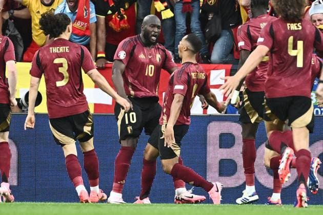 240622 EURO2024 BELGIUM VS ROMANIA Youri Tielemans (8) of Belgium celebrates with Romelu Lukaku (10) of Belgium after scoring the 1-0 goal during a soccer game between the national teams of Belgium, called the Red Devils and Romania on the second matchday in Group E in the group stage of the UEFA EURO, EM, Europameisterschaft,Fussball 2024 tournament , on Saturday 22 June 2024 in Cologne , Germany . PHOTO Isosport Maarten Straetemans Cologne GERMANY  Copyright: xx 466843