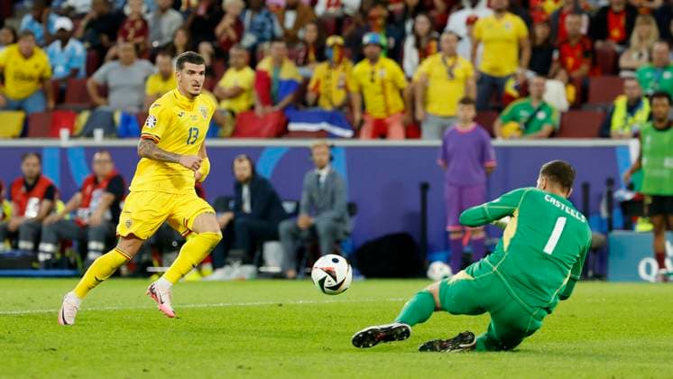 22 06 2024, Football, Euro 2024, Preliminary round, Belgium Romania, GER, Cologne, Cologne Stadium Picture from left Valentin Mihaila Romania, 13 and Goalkeeper, Goalkeeper Koen Casteels Belgium, 1 , Copyright: HMBxMedia xHeikoxBecker