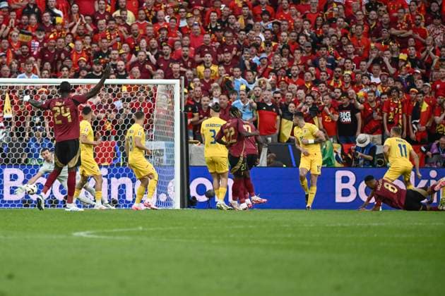 Youri Tielemans 8 of Belgium scores the goal for 1 0 22 06 2024 European Football Championship in Germany Belgium vs Romania , Rheinenergiestadion, Koeln, NRW Germany Copyright: xpepphotox xHorstxMauelshagenx pep00321, pep_20240622_hm