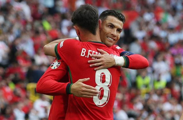 - Turkey v Portugal, UEFA EURO, EM, Europameisterschaft,Fussball 2024, Group Stage, Group F, Football Stadium Dortmund, Dortmund, Germany - 22nd June 2024. GOAL 3-0, Bruno Fernandes of Portugal & Manchester United, ManU goal celebration with Cristiano Ronaldo of Portugal & Al-Nassr. - Turkey v Portugal, UEFA Euro 2024, Group Stage, Group F, Football Stadium Dortmund, Dortmund, Germany - 22nd June 2024. Dortmund Football Stadium Dortmund Germany Copyright: xDanxWeirx CP_Turkey_Portugal_81