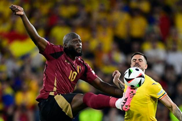 Belgium v Romania Group E - UEFA EURO, EM, Europameisterschaft,Fussball 2024 COLOGNE, GERMANY - JUNE 22 : Lukaku Romelu forward of Belgium battles for the ball with Andrei Burca defender of Romania during the UEFA EURO 2024 European Football Championship tournament group E stage match between Belgium and Romania at Cologne Stadium on June 22, 2024 in Cologne, Germany, 22 06 2024 Cologne Germany  Copyright: xPeterxDexVoechtx