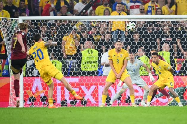Belgium v Romania Group E - UEFA EURO, EM, Europameisterschaft,Fussball 2024 COLOGNE, GERMANY - JUNE 22 : De Bruyne Kevin forward of Belgium shoots towards the goal during the UEFA EURO 2024 European Football Championship tournament group E stage match between Belgium and Romania at Cologne Stadium on June 22, 2024 in Cologne, Germany, 22 06 2024 Cologne Germany  Copyright: xVincentxKalutx