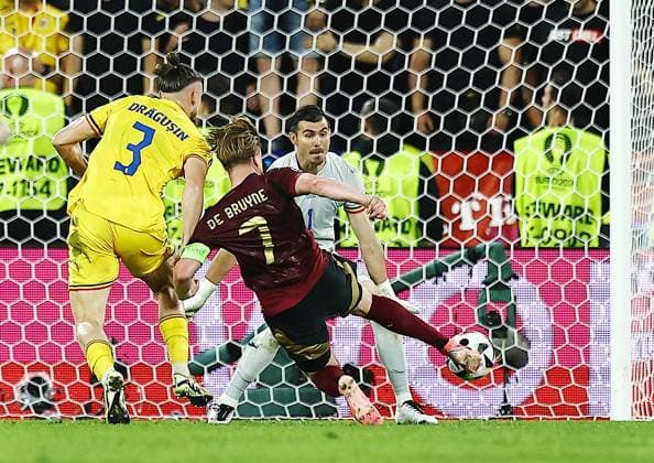 Kevin De Bruyne of Belgium scores a goal to make it 2-0 Belgium v Romania, UEFA European Championship, EM, Europameisterschaft 2024, Group E, Football, Cologne Stadium, Cologne, Germany, 22 Jun 2024 EDITORIAL USE ONLY No use with unauthorised audio, video, data, fixture lists, club league logos or live services. Online in-match use limited to 120 images, no video emulation. No use in betting, games or single club league player publications. Copyright: xMichaelxZemanek Shutterstockx 14548045ca