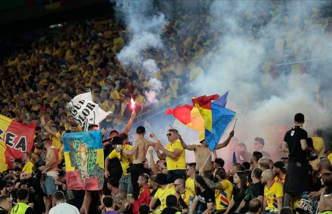 Belgium v Romania: Group E - UEFA EURO, EM, Europameisterschaft,Fussball 2024 Romanian fans with flares during the UEFA EURO 2024 group stage match between Belgium and Romania at Cologne Stadium on June 22, 2024 in Cologne, Germany. Cologne Cologne Stadium Germany Germany Copyright: xRichardxSellers Sportsphoto APLx 14042175