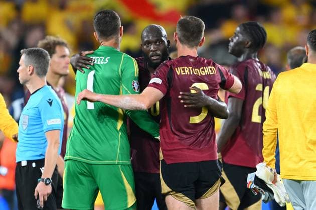 Belgium v Romania Group E - UEFA EURO, EM, Europameisterschaft,Fussball 2024 COLOGNE, GERMANY - JUNE 22 : Lukaku Romelu forward of Belgium celebrates the win with teammates Casteels Koen goalkeeper of Belgium and Vertonghen Jan defender of Belgium after the UEFA EURO 2024 European Football Championship tournament group E stage match between Belgium and Romania at Cologne Stadium on June 22, 2024 in Cologne, Germany, 22 06 2024 Cologne Germany  Copyright: xVincentxKalutx