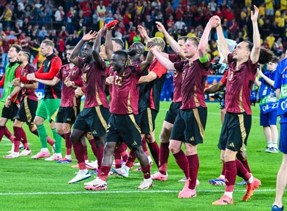 Orel Mangala Belgium , Jeremy Doku Belgium , Kevin De Bruyne Belgium and Arthur Theate Belgium celebrates the win during the UEFA EURO 2024 Group E match between Belgium and Romania at Cologne Stadium on June 22, 2024 in Cologne, Germany Photo by Orel Mangala Belgium , Jeremy Doku Belgium , Kevin De Bruyne Belgium and Arthur Theate Belgium celebrates the win during the UEFA EURO 2024 Group E match between Belgium and Romania at Cologne Stadium on June 22, 2024 in Cologne, Germany Photo by Defodi 738 738 BELROU 20240622 268 Defodi-