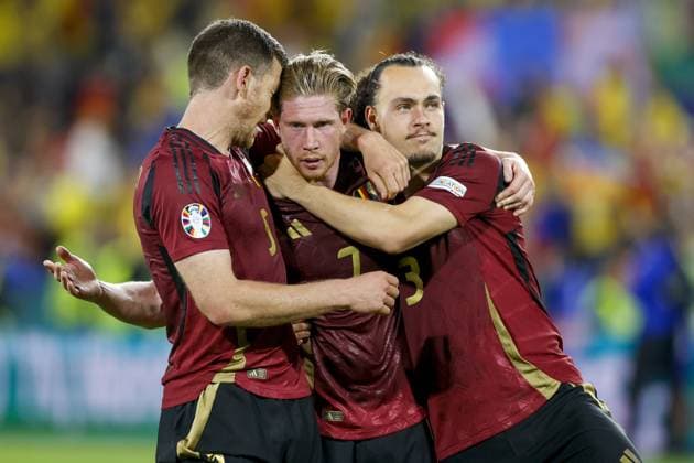COLOGNE, RheinEnergieStadium , 22-06-2024 , European Football Championship Euro2024, Group stage match no.22 between Belgium and Romania. Belgium player Jan Vertonghen , Belgium player Kevin de Bruyne and Belgium player Arthur Theate Belgium - Romania (Euro2024)  x25568845x Copyright: