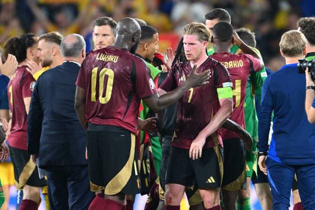 Belgium v Romania Group E - UEFA EURO, EM, Europameisterschaft,Fussball 2024 COLOGNE, GERMANY - JUNE 22 : Lukaku Romelu forward of Belgium and De Bruyne Kevin forward of Belgium celebrating the victory during the UEFA EURO 2024 European Football Championship tournament group E stage match between Belgium and Romania at Cologne Stadium on June 22, 2024 in Cologne, Germany, 22 06 2024 Cologne Germany  Copyright: xVincentxKalutx