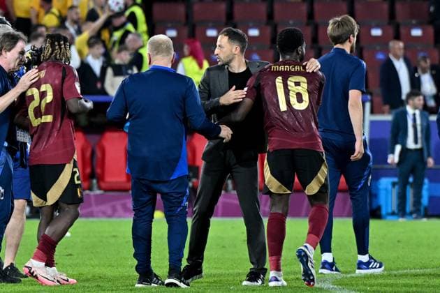 240622 EURO2024 BELGIUM VS ROMANIA Coach Domenico Tedesco of Belgium celebrates after winning a soccer game between the national teams of Belgium, called the Red Devils and Romania on the second matchday in Group E in the group stage of the UEFA EURO, EM, Europameisterschaft,Fussball 2024 tournament , on Saturday 22 June 2024 in Cologne , Germany . PHOTO SPORTPIX David Catry Cologne GERMANY  Copyright: xx 467058