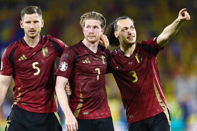 Sport Bilder des Tages Jan Vertonghen, Kevin De Bruyne and Arthur Theate of Belgium Belgium v Romania, UEFA European Championship, EM, Europameisterschaft 2024, Group E, Football, Cologne Stadium, Cologne, Germany, 22 Jun 2024 EDITORIAL USE ONLY No use with unauthorised audio, video, data, fixture lists, club league logos or live services. Online in-match use limited to 120 images, no video emulation. No use in betting, games or single club league player publications. Copyright: xMichaelxZemanek Shutterstockx 14548045dm