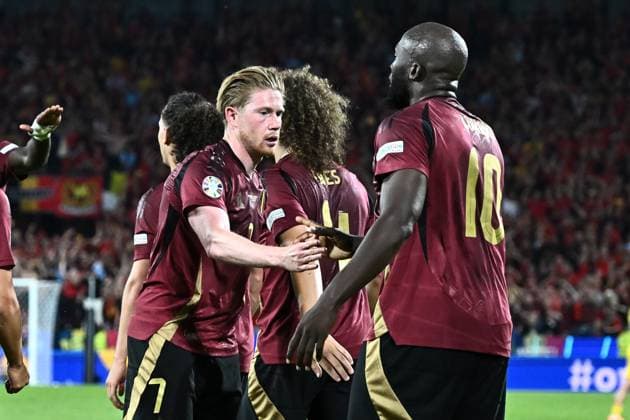 240622 EURO2024 BELGIUM VS ROMANIA Romelu Lukaku (10) of Belgium celebrates with Kevin De Bruyne (7) of Belgium but his goal was canceled during a soccer game between the national teams of Belgium, called the Red Devils and Romania on the second matchday in Group E in the group stage of the UEFA EURO, EM, Europameisterschaft,Fussball 2024 tournament , on Saturday 22 June 2024 in Cologne , Germany . PHOTO Isosport Maarten Straetemans Cologne GERMANY  Copyright: xx 467156
