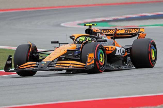 F1 Grand Prix of Spain - Qualifying Lando Norris, from McLaren Formula 1 Team, is driving a McLaren MCL38 during the qualifying of the Formula 1 Aramco Spanish Grand Prix, held at the Barcelona Catalunya circuit, in Barcelona, Spain, on June 22, 2024. Barcelona Barcelona Spain  Copyright: xUrbanandsportx originalFilename:urbanandsport-formula1240622_npM8a.jpg